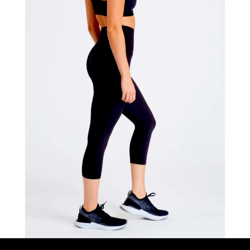 Spanx booty boost cropped leggings